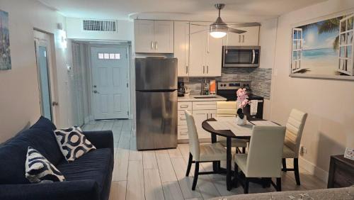 Longboat Key Apartamento | Beach Front Condo Paradise. Ground Floor.Studio.