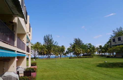 Zarzal Apartamento | Encantador y verdaderamente condominio frente a la playa, listo para la temporada de alquiler