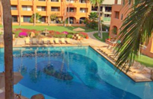 Chulavista Condominio | Impresionante 2 BDRM / 2 BAÑO piso superior Condo-EN LA ARENA. VISTAS, VISTAS.