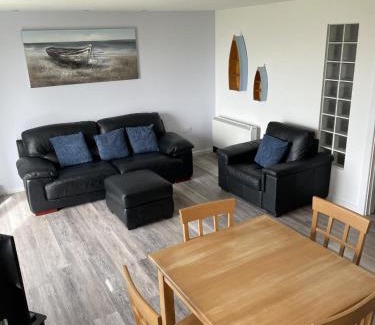 Llanelli Apartamento | Beach Front Ground Floor Apartment