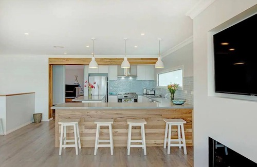 Mornington Peninsula Casa | Beach Front Haven with 180 Degree Views