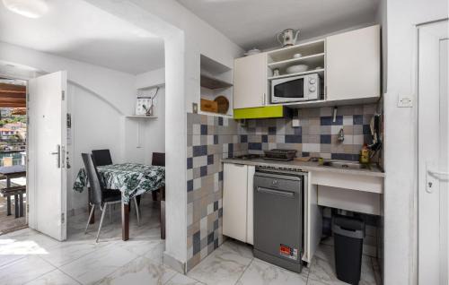 Donja Klada Casa | Beach Front Home In Klada
