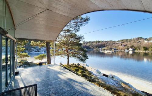 Sveio Casa | Beach Front Home In Sveio With Wifi