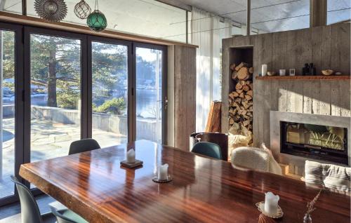 Sveio Casa | Beach Front Home In Sveio With Wifi