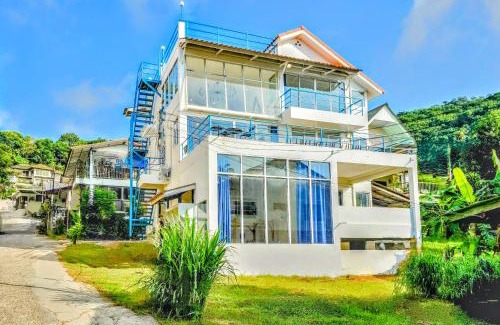 Wichit Apartamento | Beach Front Queen's Castle - Kid friendly, Holiday like Royalty