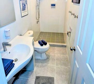 Wichit Apartamento | Beach Front Queen's Castle - Kid friendly, Holiday like Royalty