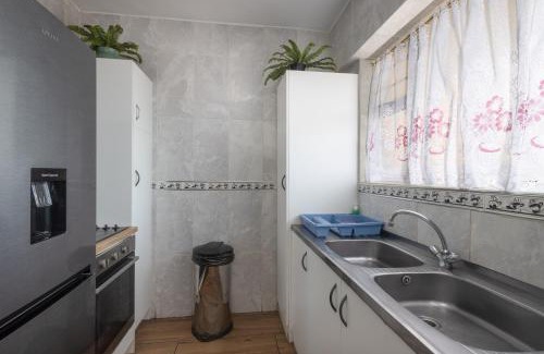 Kareeberg Apartamento | Beach front self catering apartment with Sea View, Pool and free Wifi