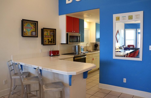 East End Casa | frente a la playa con decoraciones divertidas para una escapada inolvidable!