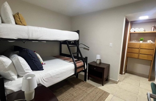 Zona Hotelera Apartamento | Beach Front Studio - One Bedroom Apartment, Sleeps 3