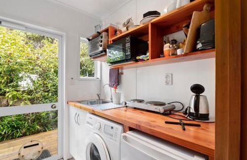 Kaiteriteri Casa | Beach Front Studio, Palms - Tapu Bay Studio