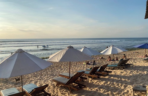 By Pass Ngurah Rai Cabina | Beach Front - Surf Lodge 1