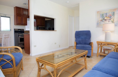 Hillsboro Beach Villa | Casa frente a la playa | 1 Bedrm Villa | Capacidad para 3 | Cocina | Servicios del resort