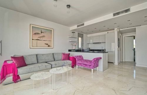 Kosta Villa | Villa frente a la playa con vista Spetses