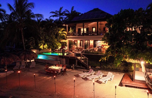Lagoons Villa | Villa frente a la playa con piscina, en una comunidad cerrada con tenis