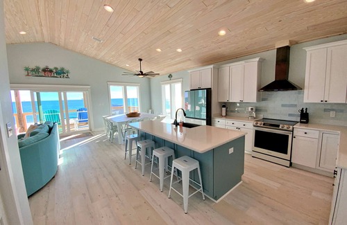 Southpointe Casa | Beach Front w/ Private Pool & Pet Friendly!