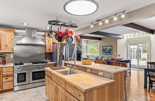 La Porte Casa | Beach Front with Dock, Sauna, Hot Tub - MTM Premier