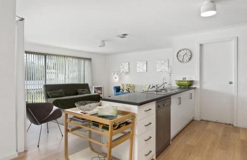 Carrickalinga Casa | Beach Fun 11 Broadbeach Drive
