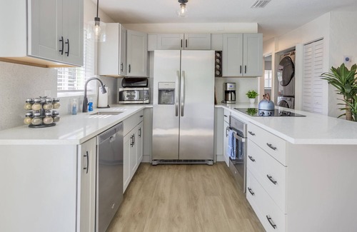 Dunedin Condominio | No Cleaning Fee Honeymoon Isle Free Beach Pass King Beds Free Parking