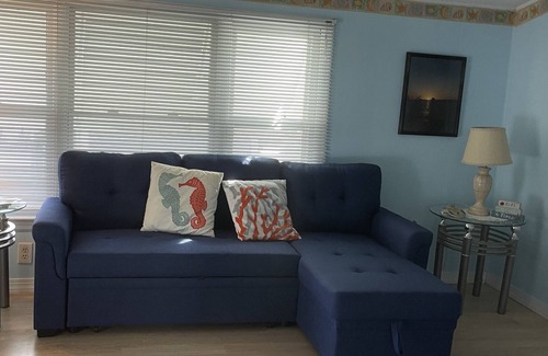 Point Pleasant Beach Cabaña | Beach Getaway 😎 Beach Cottage Steps from the Beach Private parking