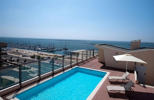 Olhao Apartamento | Beach Getaway in Olhão! Swimming Pool, Free Public Parking, Pets are Welcome!
