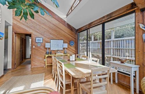 Pine Knoll Shores Casa | Beach Grove home
