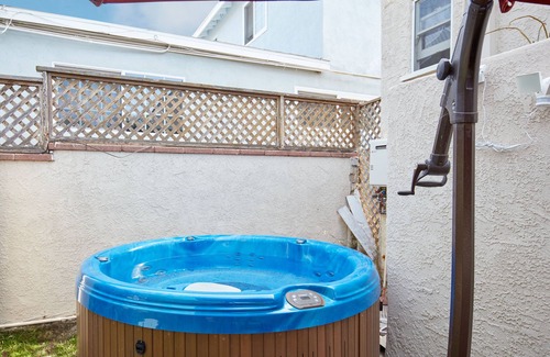 El Segundo Apartamento | Beach Guest Room/Jacuzzi, bikes/tropical garden. 5min/ town/beach. Monthly
