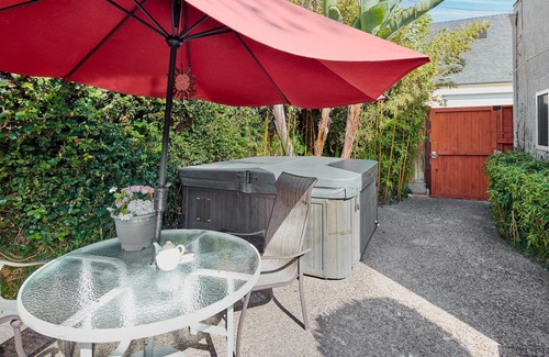 El Segundo Apartamento | Beach Guest Room/Jacuzzi, bikes/tropical garden. 5min/ town/beach. Monthly
