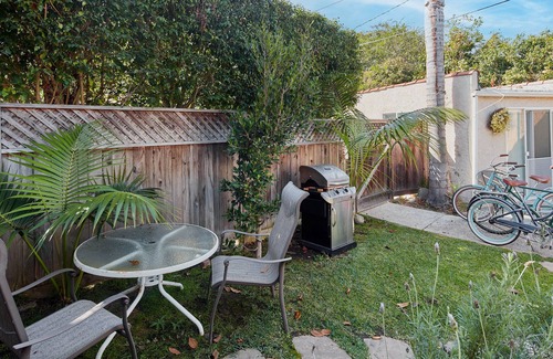 El Segundo Apartamento | Beach Guest Room/Jacuzzi, bikes/tropical garden. 5min/ town/beach. Monthly