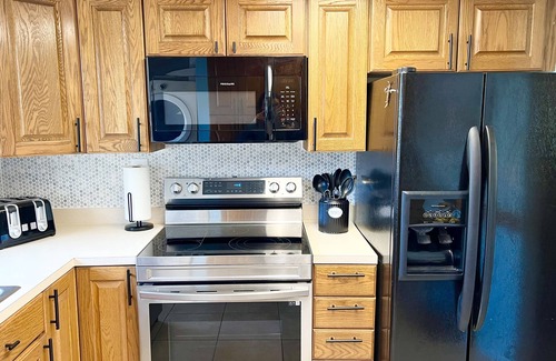 Northeast Virginia Beach Casa | Beach Happy 4bdrm/9guests vacation gem steps to beach