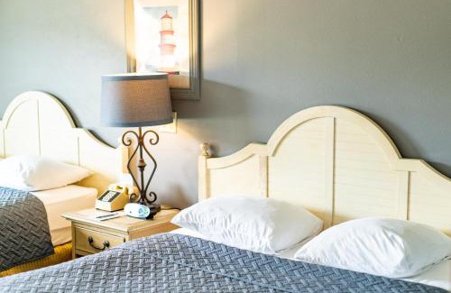 Sturgeon Bay Hotel | Beach Harbor Resort