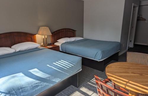 Sturgeon Bay Hotel | Beach Harbor Resort
