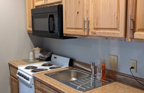 Sturgeon Bay Hotel | Beach Harbor Resort