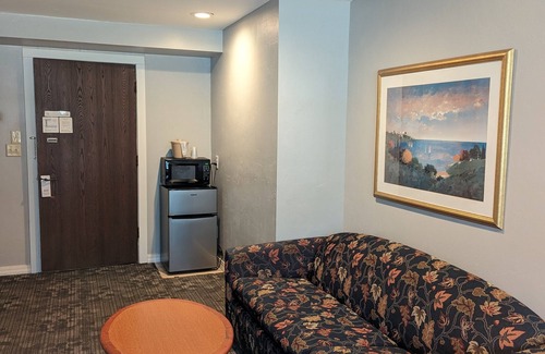 Sturgeon Bay Hotel | Beach Harbor Resort