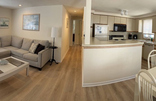South Beach Haven Casa | Beach Haven - 7th from Sand