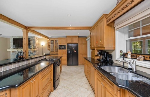 Bracebridge Casa | Beach Haven A Charming Lake Muskoka family cottage