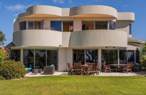 Pauanui Casa | Beach Haven Bonanza - Pauanui Holiday Home