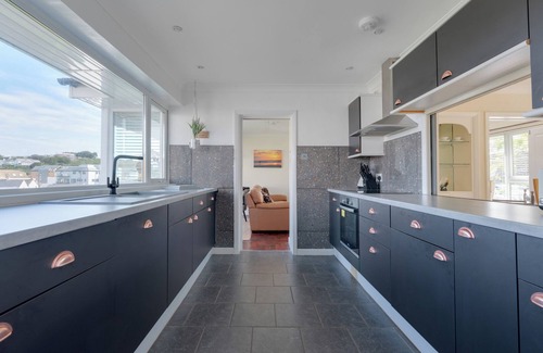 Polzeath Casa | BEACH HAVEN, pet friendly, country holiday cottage in Polzeath