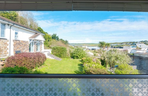 Polzeath Casa | BEACH HAVEN, pet friendly, country holiday cottage in Polzeath