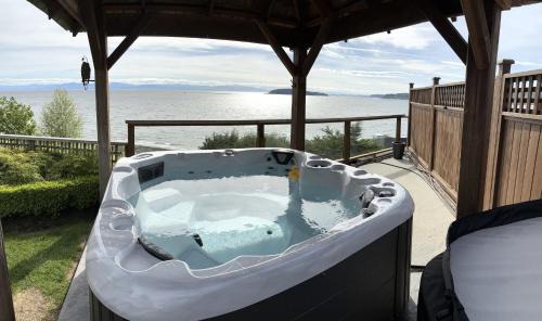 Selma Park Casa | Beach Hideaway Sea to Sky Loft