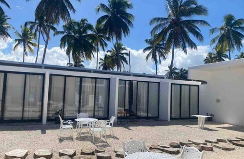 Nagua Apartamento | Beach hotel , one mile of beach front hotel, bar , beach club/restaurant