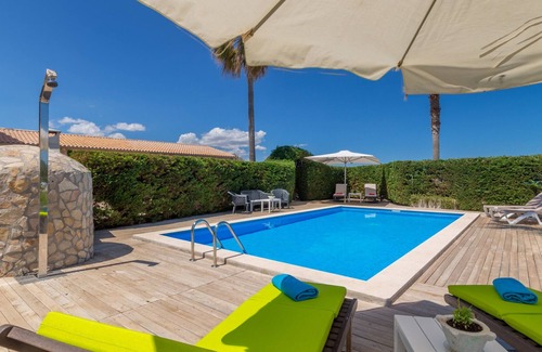 Arta Cabaña | Casa enfrente del mar para 6 con piscina, playa a 50m,Colonia Sant Pere,Mallorca