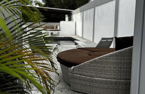 Jobos Casa | Beach Home, ¡Amazing beach location! , walk to the beach. Family & Friends home.