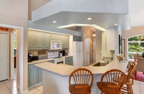 Summerplace Casa | Beach Home that is Pet-Friendly and Pool Equipped