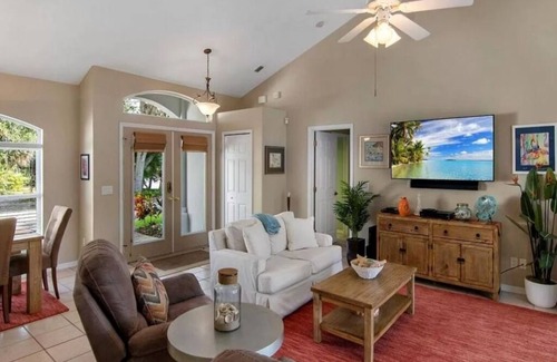 Summerplace Casa | Beach Home that is Pet-Friendly and Pool Equipped