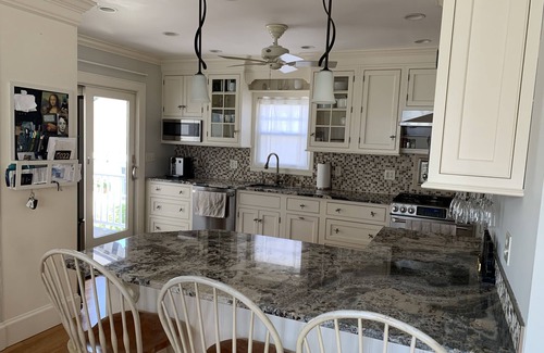 Cove - East Side - Shippan Casa | BEACH HOUSE, 2 MINITE WALK TO WEST BEACH, 40 MIN TO MANHATTEN
