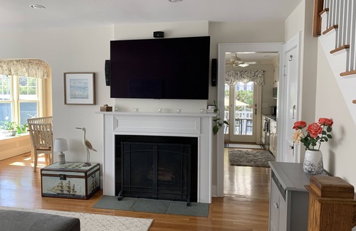 Cove - East Side - Shippan Casa | BEACH HOUSE, 2 MINITE WALK TO WEST BEACH, 40 MIN TO MANHATTEN