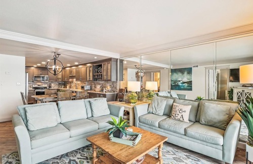 Destin Condominio | Beach House 203d 2 Bedroom Condo by RedAwning