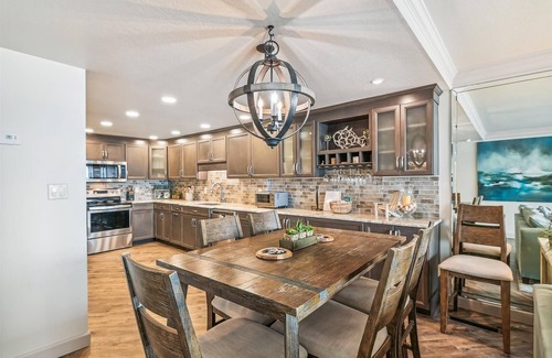 Destin Condominio | Beach House 203d 2 Bedroom Condo by RedAwning