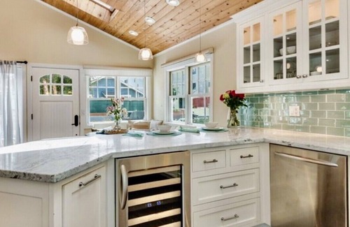 Hermosa Beach Cabaña | Beach House- 30 Second Walk To The Beach!