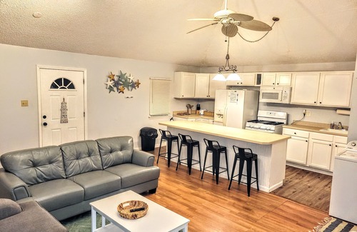 Somers Point Casa | Beach House 7 Minutes to Ocean City Beach and Boardwalk